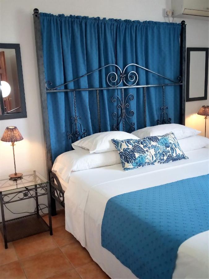 Caribbean Sea View Holiday Apartments Méro Exteriör bild