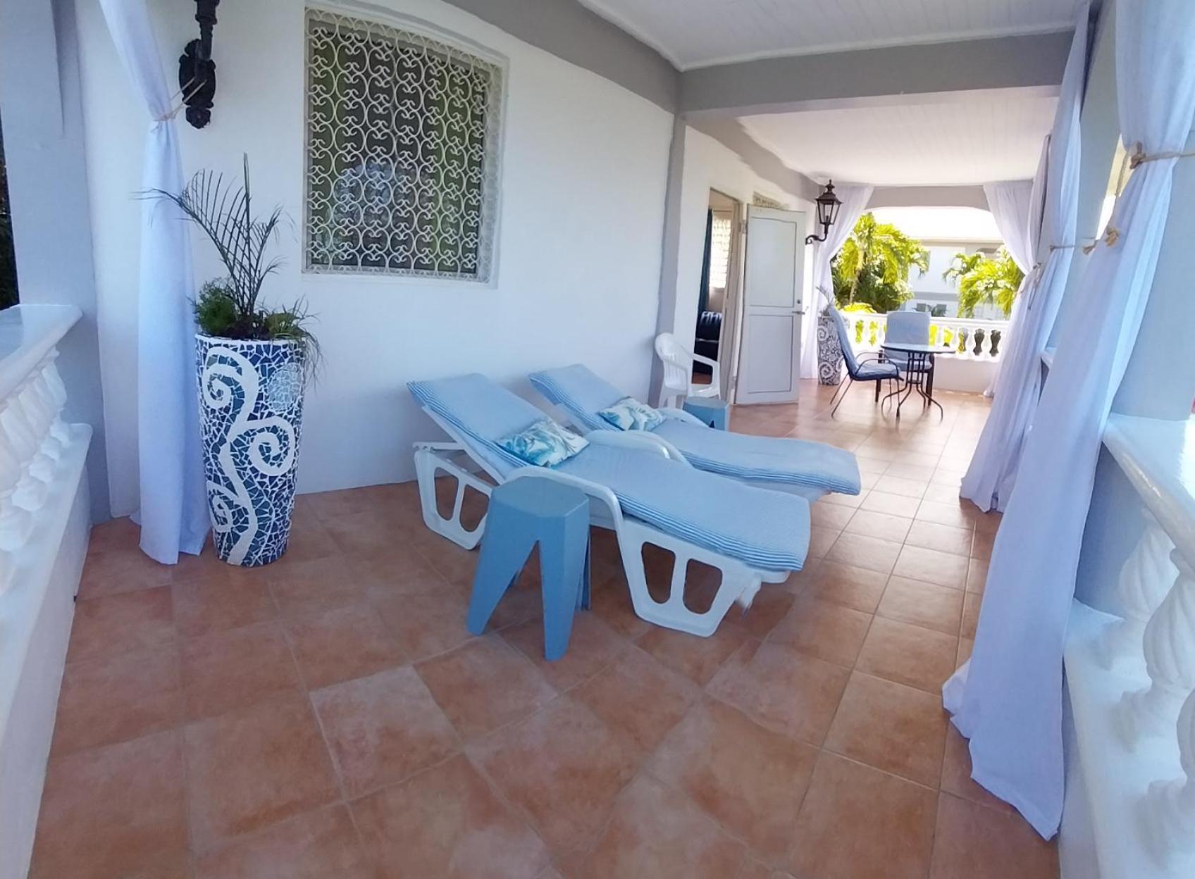 Caribbean Sea View Holiday Apartments Méro Exteriör bild