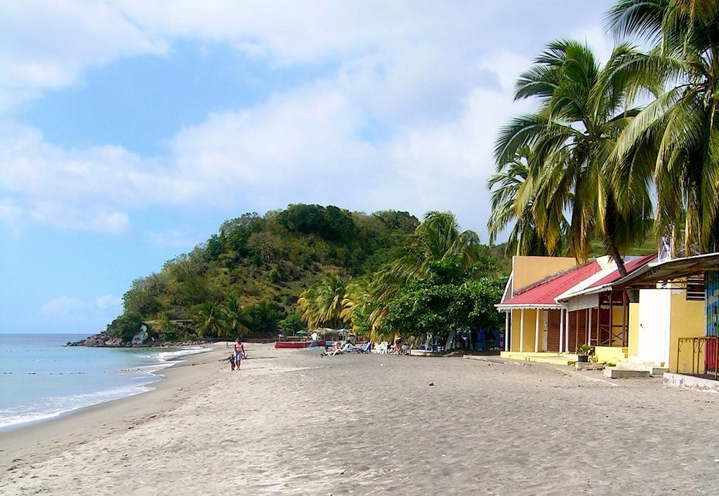 Caribbean Sea View Holiday Apartments Méro Exteriör bild