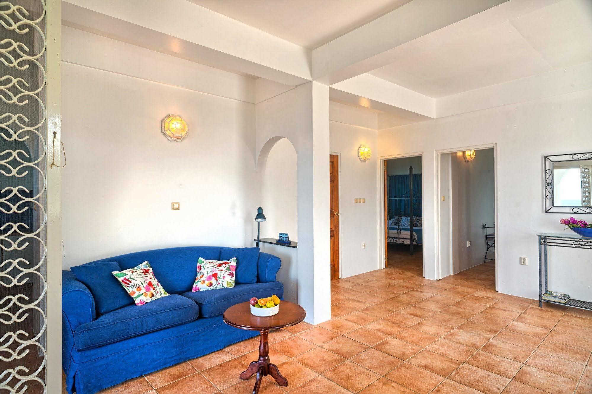 Caribbean Sea View Holiday Apartments Méro Exteriör bild