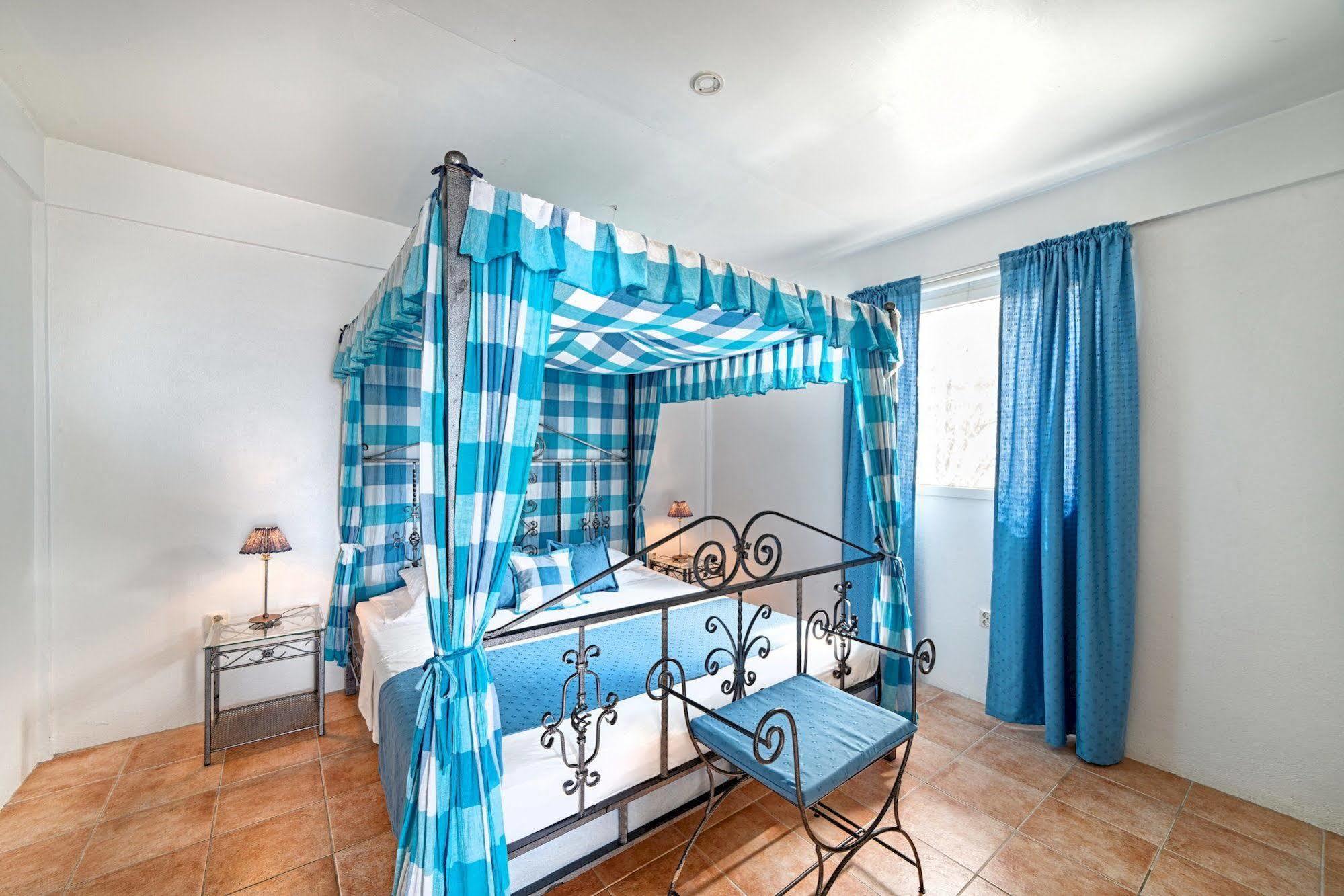 Caribbean Sea View Holiday Apartments Méro Exteriör bild