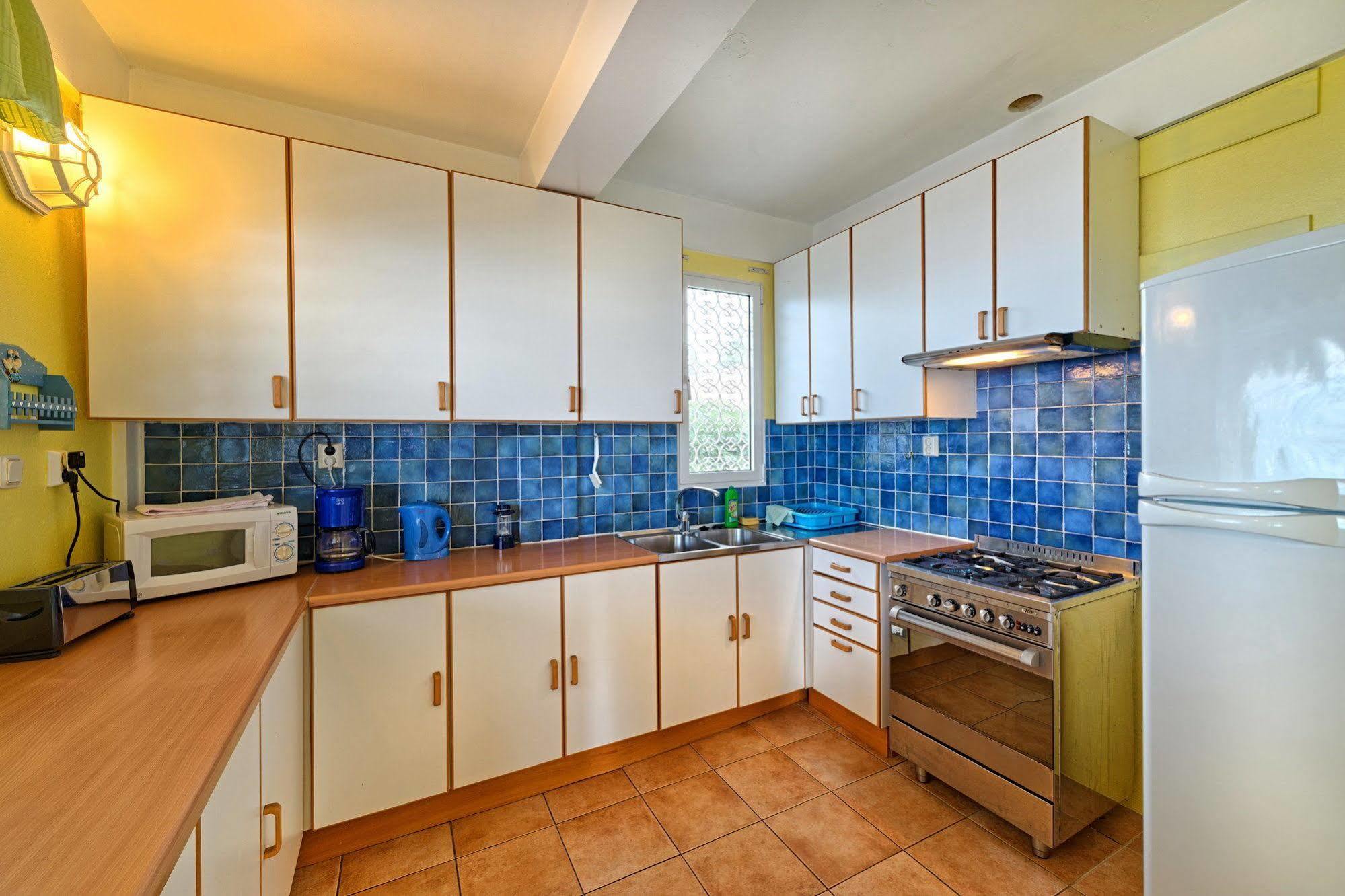 Caribbean Sea View Holiday Apartments Méro Exteriör bild